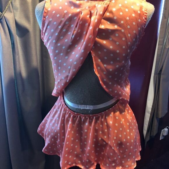 Cute peach and polka dot summer top - Picture 4 of 6